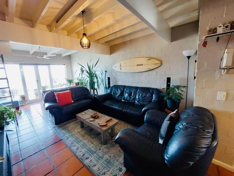 2 Bedroom Property for Sale in Vredehoek Western Cape